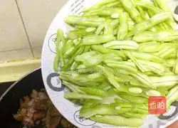 Illustration of how to make braised beans and noodles 5