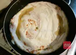 Illustration of how to make crispy pork pancakes 14