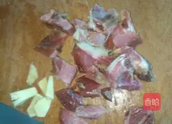 Illustration of how to make smoked pork ribs porridge 2