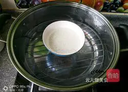 Sesame, seaweed and vegetables Illustration of making small rice balls 2