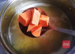 Illustration of how to make sweet potato and millet porridge for health and beauty in autumn 5