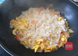 Recipe for rice noodles in tomato and egg soup Illustration 4