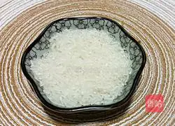 Illustration of three-color brown rice porridge 2