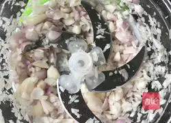 Illustration of how to make southern Fujian spring rolls 4