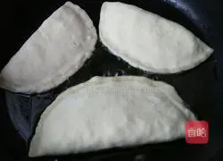 Illustration of how to make leek, egg and shrimp box 12