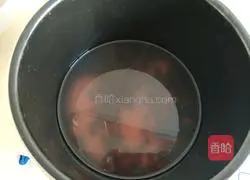 Illustration of how to make glutinous rice and black bean porridge 2