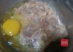 Illustration of how to make spicy chicken drumstick 3