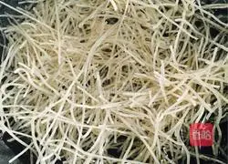 Illustration of how to make shrimp and wild vegetable boxes 2