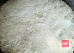 Illustration of how to make cornmeal and white flour cakes 4