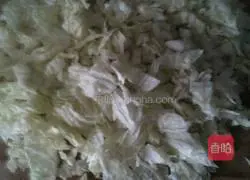 Illustration of how to make pork and shrimp pot stickers 4