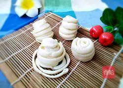 Illustration of how to make silk flower rolls 14