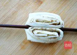 Illustration of how to make salt and pepper rolls 17