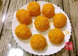 Illustration of how to make cheese fried rice balls 10