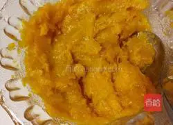 Illustration of how to make pumpkin hair cake 1