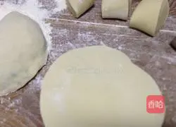 Illustration of how to make leek boxes 8