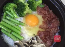 Illustration of how to make claypot rice 4