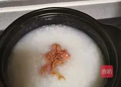 Illustration of how to make preserved egg and lean meat porridge 12