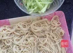 Illustration of Sichuan cold noodles 3