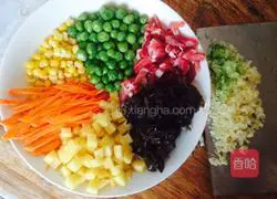 Illustration of how to make braised noodles with beef and vegetables 1