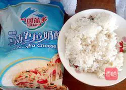 Illustration of how to make bacon and corn sausage baked rice 3