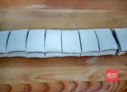 Love Illustration of how to make chocolate flower rolls 14