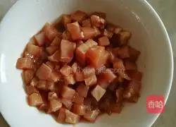 Illustration of how to make curry chicken rice 1