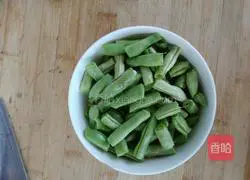 Illustration of how to make braised beans and noodles 2