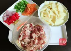 Potatoes Illustration of how to make diced pork rice with rice 2