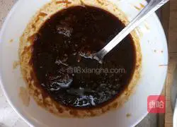 Illustration of how to make pumpkin, red dates and raisin cakes 2