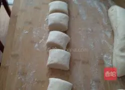Illustration of how to make steamed buns and rolls 14