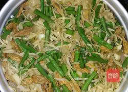 Stewed beans Illustration of making noodles 5