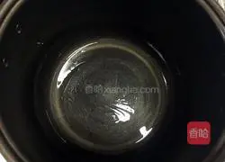 Illustration of how to make claypot rice 1