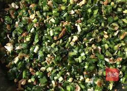 Illustration of how to make leek box 6