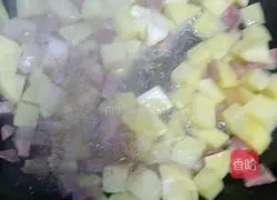 Illustration of how to make ham and potato braised rice 7