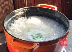 Lotus root lean meat porridge recipe illustration 14