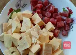 Illustration of how to make braised rice with sweet potato and sausage 3