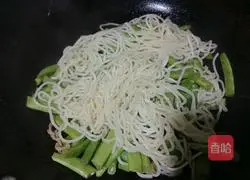 Illustration of the authentic old Beijing lentil braised noodles 8