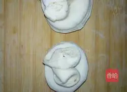 Illustration of how to make sesame and salt and pepper rolls 13