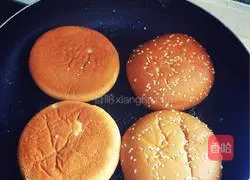 Double-layer beef burger recipe illustration 3