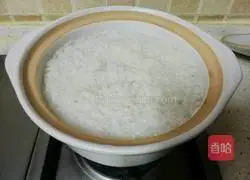 Illustration of how to make claypot rice 3