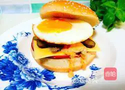 Illustration of how to make fried egg burger 10
