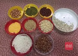 Illustration of how to make five-grain health porridge 1