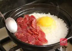 Cantonese Style Cured Meat Claypot Rice Recipe Illustration 5