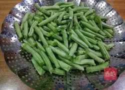 Illustration of how to make braised beans and noodles 2