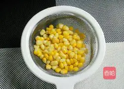 Illustration of how to make sweet corn cakes 4