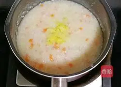 Illustration of how to make shrimp skin lean meat and vegetable porridge (baby food supplement) 11