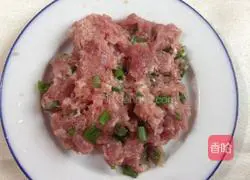 Illustration of how to make crispy pot stickers 2