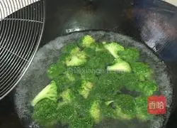 Illustration of how to make squid rolls 1