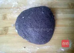 Illustration of how to make rose rolls 2