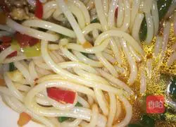 Illustration of Yunnan Cross-Bridge Rice Noodles 2